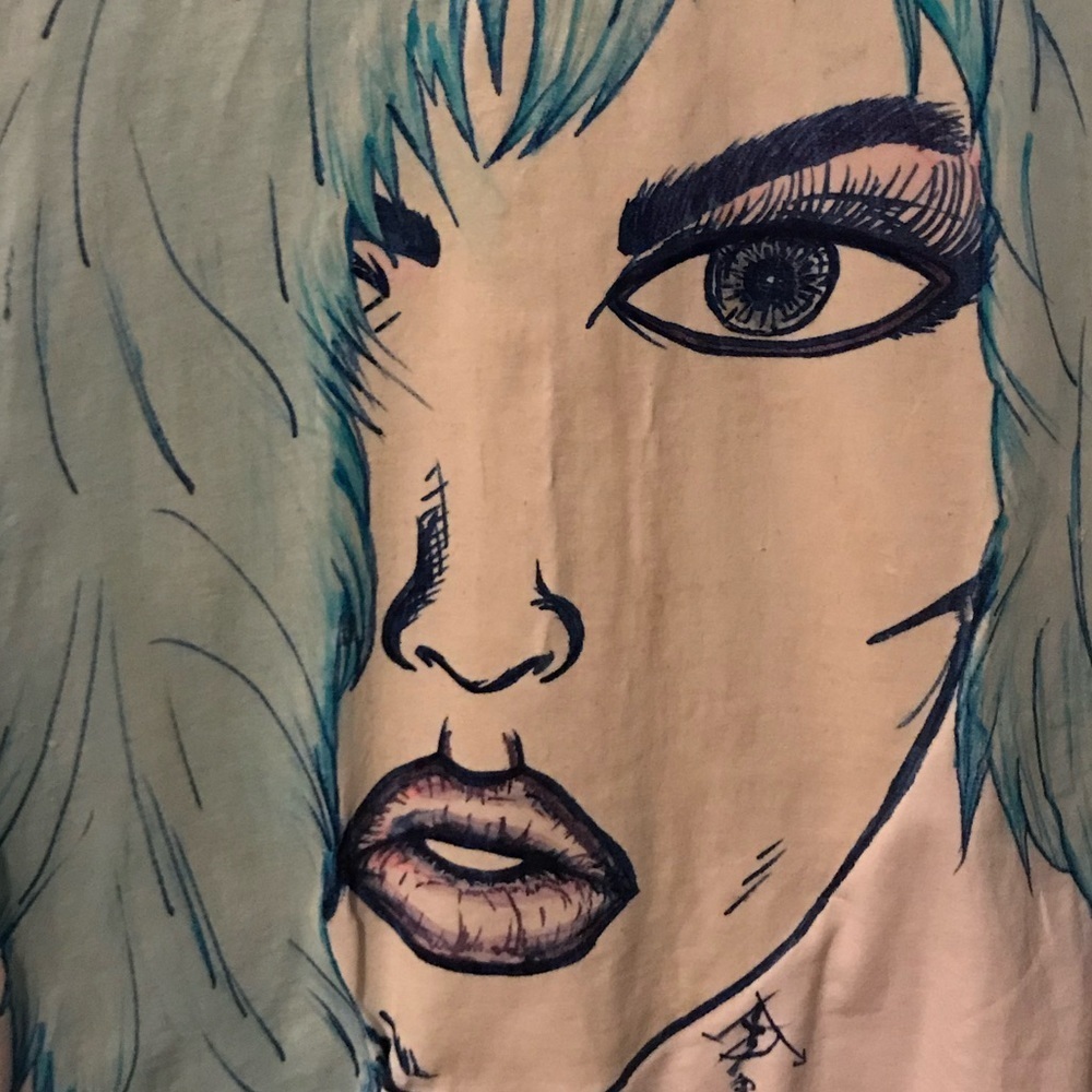 NWOT KC White T “Becky With The Blued Hair” - Picture 6 of 6